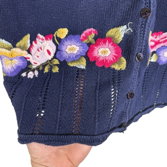 VINTAGE 90s Susan Bristol Hand Embroidered Floral Sweater Vest Navy Multi M - Picture 7 of 10